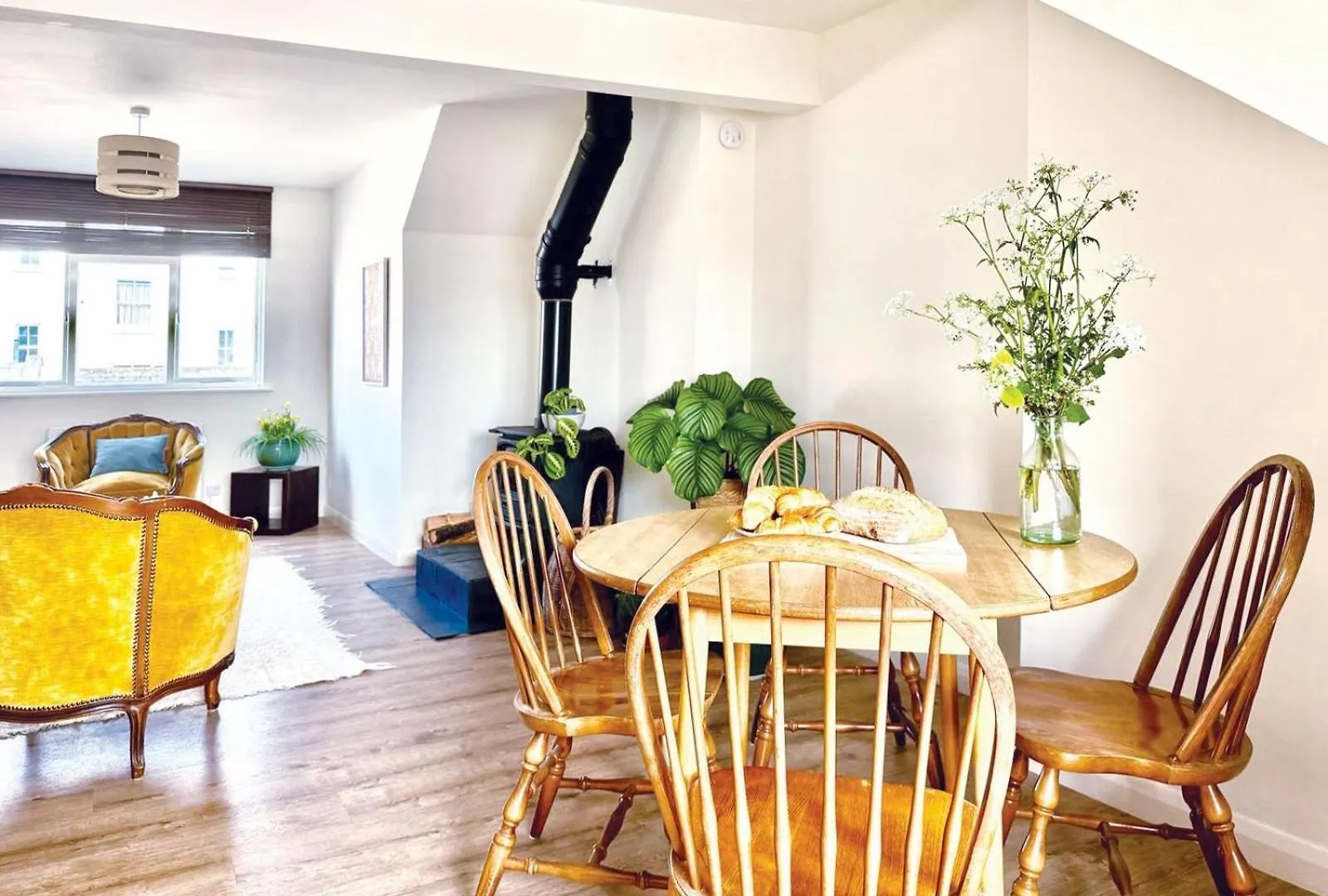 Sunny Seaside Sanctuary - Two Bedroom Apartment Brighton 0*,