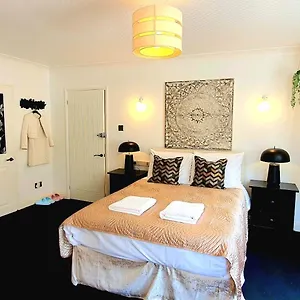 Homestay Rose - Free Parking Ensuite Near Uni, Brighton